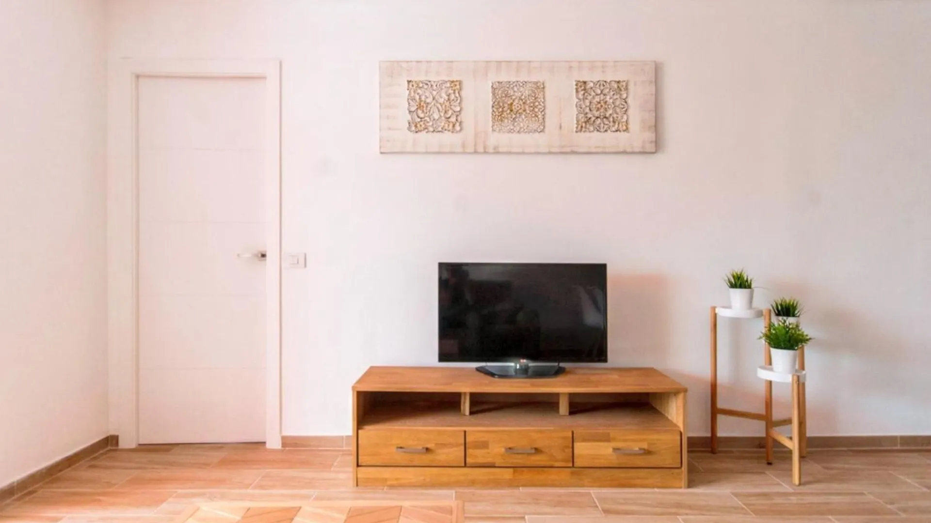 Elegant Apartment With Mountain View In Playa De La Americas 60 Sqm Shared Pool Playa de las Américas 0*,  Spanien